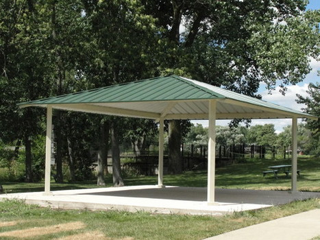 Picnic shelter at Lake Park